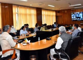 कोविड-19 पर प्रभावी नियंत्रण के लिए अस्पतालों में आवश्यक संसाधन बढ़ाये जाय : सीएम त्रिवेन्द्र covind-19