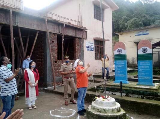 74वें स्वतंत्रता दिवस के अवसर पर द्वारीखाल व कल्जीखाल ब्लॉक में ध्वजारोहण कार्यक्रम flag-hoisting