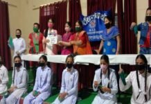 एनएसएस स्वयंसेवी छात्राओं ने कॉलेज में बनाया मास्क बैंक girls-made-mask-bank-in-college