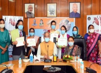 वीरांगना तीलू रौतेली के जन्म दिवस पर पौड़ी गढ़वाल की मधु खुगशाल सहित राज्य की 21 महिलाओं तथा 22 आंगनवाड़ी कार्यकर्तियों को किया गया पुरस्कृत teelu rauteli award