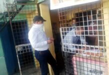 डीईओ ने छापा मारकर दो शराब की दुकानों का किया चालान DEO raided and challan two liquor shops