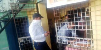 डीईओ ने छापा मारकर दो शराब की दुकानों का किया चालान DEO raided and challan two liquor shops