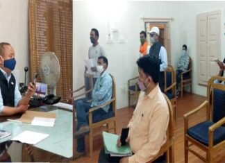 कल्जीखाल : घंडियाल क्षेत्रवासियों में गुलदार की दहशत, ग्रामीणों ने डीएम से लगाई गुहार Guldar's terror in Ghandial area