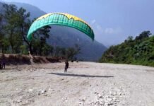 सतपुली नयार घाटी में पैराग्लाइडिंग के दौरान हुआ हादसा, लैंडिंग के दौरान गिरने से घायल हुआ पैराग्लाइडर Para motor and re-paraglide