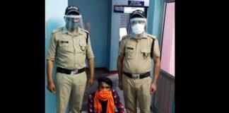 सतपुली पुलिस में 18 बोतल अवैध अंग्रेजी शराब के साथ युवक को दबोचा Youth arrested with illegal liquor in Satpuli