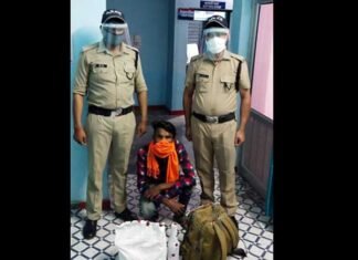 सतपुली पुलिस में 18 बोतल अवैध अंग्रेजी शराब के साथ युवक को दबोचा Youth arrested with illegal liquor in Satpuli