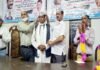 पौड़ी में पूर्व जिला पंचायत सदस्य समेत 150 लोगों ने थामा आम आदमी पार्टी का दामन 150 people including Manohar Lal Pahari joined Aam Aadmi Party in Pauri