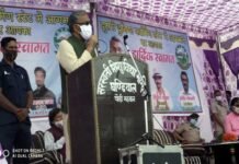 मुख्यमंत्री ने पौड़ी गढ़वाल के घंडियाल में पहाड़ी उत्पादों के प्लांटेशन एवं पायलेट प्रोजेक्ट का किया निरीक्षण cm-trivendra-at-ghandiyal-pauri