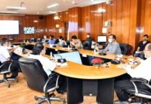 उत्तराखंड : कुछ प्राइवेट लेब में कोरोना टेस्ट कराने पर रिपोर्ट पॉजिटव, जबकि सरकारी अस्पताल में उन्हीं की रिपोर्ट आ रही है नेगेटिव, मुख्य सचिव ने दिए जांच के आदेश corona-test-report-positive