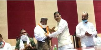 कल्जीखाल : जनसंवाद कार्यक्रम में क्षेत्रीय विधायक ने सुनी जनप्रतिनिधियों की समस्यायें, सामाजिक कार्यकार्ता जगमोहन डांगी को कोरोना वारियर्स के रूप में किया सम्मानित jagmohan-dangi