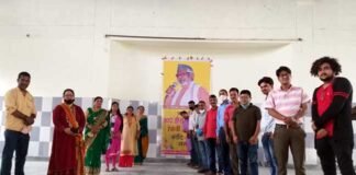 महान लोक गायक हीरा सिंह राणा की 78वीं जयंती पर कुर्माचल भवन देहरादून में श्रधांजलि कार्यक्रम महान लोक गायक हीरा सिंह राणा की 78वीं जयंती पर कुर्माचल भवन देहरादून में श्रधांजलि कार्यक्रम