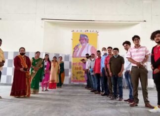 महान लोक गायक हीरा सिंह राणा की 78वीं जयंती पर कुर्माचल भवन देहरादून में श्रधांजलि कार्यक्रम महान लोक गायक हीरा सिंह राणा की 78वीं जयंती पर कुर्माचल भवन देहरादून में श्रधांजलि कार्यक्रम