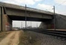 प्रदेश में चिन्हित रेलवे क्रॉसिंगों पर निर्मित होने वाले आरओबी-आरयूबी की 50 प्रतिशत धनराशि केन्द्रीय सड़क अवस्थापना निधि से की जायेगी वहन rail over bridge in uttarakhand