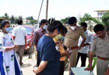 बाहरी राज्यों से उत्तराखंड आने वालों के लिए नए आदेश जारी, पढ़ें जरुरी दिशा-निर्देश thermal scanning at uttrakhand boarder