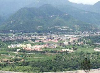 गढ़वाल विश्वविद्यालय श्रीनगर के गर्ल्स हॉस्टल में एक छात्रा के कोरोना पॉजिटिव मिलने से मचा हड़कंप yamuna girls hostel srinagar garhwal
