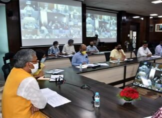 मुख्यमंत्री त्रिवेन्द्र ने ज़िलाधिकारियों को दिए सख्त निर्देश, स्वरोजगार योजना, सौर ऊर्जा व पिरूल ऊर्जा नीति के जरिए बढ़ाएं जाएं रोजगार के अवसर CM-Trivendra