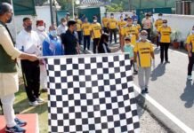 ‘कोरोना वॉरियर से विनर’ प्रतियोगिता का सीएम त्रिवेंद्र ने किया शुभारंभ, कोरोना विनर्स के साथ खेला बेडमिंटन Corona-Warrior-to-Winner