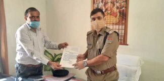 नशा उन्मूलन प्रभारी शिक्षक चमोला ने श्रीनगर कोतवाल मनोज रतूड़ी से की मुलाकात Drug eradication in-charge