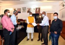 मुख्यमंत्री से मिले उत्तराखण्ड कार्मिक एकता मंच के पदाधिकारी, एक दिन की वेतन कटौती रोकने के लिए जताया आभार Officers of Uttarakhand Personnel Ekta Manch