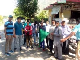 नयारघाटी से 6 युवक व 2 युवती पैराग्लाइडिंग की ट्रेनिंग के लिए हिमाचल रवाना satpuli-nayarghati-Paragliding-team
