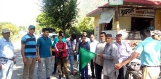 नयारघाटी से 6 युवक व 2 युवती पैराग्लाइडिंग की ट्रेनिंग के लिए हिमाचल रवाना satpuli-nayarghati-Paragliding-team