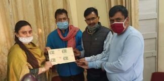 श्रीनगर गढ़वाल : पुरानी पेंशन बहाली मोर्चा ने नगर पालिका अध्यक्ष व सभासदों के माध्यम से प्रधानमंत्री व मुख्यमंत्री को भेजे पोस्टकार्ड OPRF sent postcards to the Prime Minister and Chief Minister through Municipality President and Councilors
