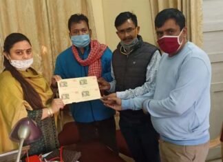 श्रीनगर गढ़वाल : पुरानी पेंशन बहाली मोर्चा ने नगर पालिका अध्यक्ष व सभासदों के माध्यम से प्रधानमंत्री व मुख्यमंत्री को भेजे पोस्टकार्ड OPRF sent postcards to the Prime Minister and Chief Minister through Municipality President and Councilors