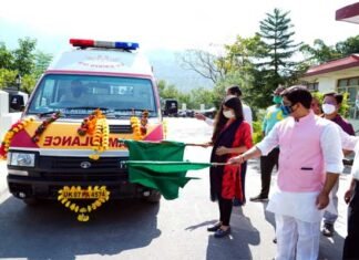 माता मंगला जी के जन्म दिवस पर मातृ सेवा सप्ताह की शुरुआत, रुद्रप्रयाग जिला अस्पताल को एंबुलेंस सहित कई स्वास्थ्य उपकरण भेंट Rudraprayag-District-Hospital