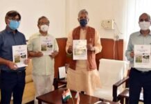 10 वर्षों में रुद्रप्रयाग जिले के 22 हजार से ज्यादा लोग कर चुके हैं पलायन, 35 गांव हो चुके हैं गैर आबाद, देखें पलायन आयोग की रिपोर्ट To reduce migration in rural areas of Rudraprayag report submitted to Chief Minister