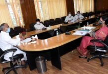 उत्तराखंड में स्कूलों को खोलने को लेकर शिक्षा मंत्री की वरिष्ठ अधिकारीयों के साथ बैठक, तीन चरणों में खुलेंगे स्कूल After consensus, schools can be opened in Uttarakhand in three phases