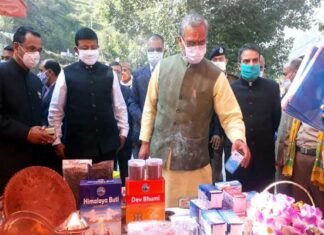 मुख्यमंत्री ने बागेश्वर में अधिकारियों के साथ की विकास कार्यों की समीक्षा बैठक bageshwar