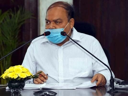 उत्तराखंड : मुख्य सचिव ने दवाओं एवं ऑक्सीमीटर की कालाबाजारी करने वालों पर सख्त कार्रवाई के दिए निर्देश chief secretary om prakash