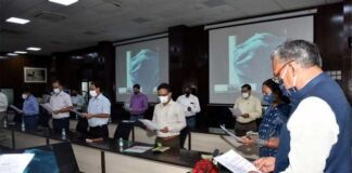 खुद भी बचें, दूसरों को भी बचाएं : मुख्यमंत्री ने कोविड-19 के संक्रमण की रोकथाम एवं बचाव हेतु विधायकों एवं अधिकारियों को दिलाई शपथ Chief Minister administered oath to MLAs and officials for prevention of infection of covid-19