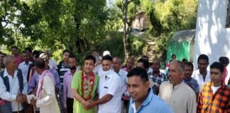 “सरकार जनता के द्वार” कार्यक्रम के तहत द्वारीखाल ब्लॉक प्रमुख ने सुनी क्षेत्र की समस्यायें mahendra-singh-rana