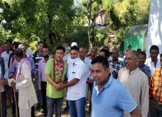 “सरकार जनता के द्वार” कार्यक्रम के तहत द्वारीखाल ब्लॉक प्रमुख ने सुनी क्षेत्र की समस्यायें mahendra-singh-rana