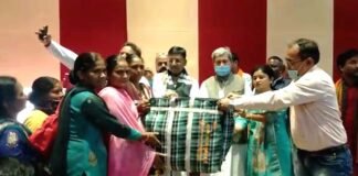 कल्जीखाल ब्लॉक की 87 महिला मंगल दलों को सांस्कृतिक गतिविधियों के संचालन हेतु विधायक निधि से बांटी सामग्री mahila-mangal-dal