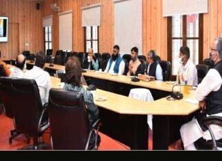 सीएम त्रिवेन्द्र ने पीएम मोदी के मन की बात कार्यक्रम को सुना, त्योहारों के समय कोरोना से बचकर रहने की अपील की PM Modi's Mann Ki Baat program