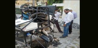 ग्रेटर नोएडा प्राधिकरण द्वारा सेक्टर बीटा-2 में रोबोट से चलाया गया सफाई अभियान Robot Cleanliness Drive in Sector Beta-2 by Greater Noida Authority