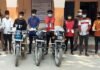 ग्रेटर नोएडा : राहगीरों से मोबाइल लूटने वाले 8 बदमाश चढ़े पुलिस के हत्थे, 18 मोबाइल व तीन बाइक बरामद 8 crooks arrested in Greater Noida