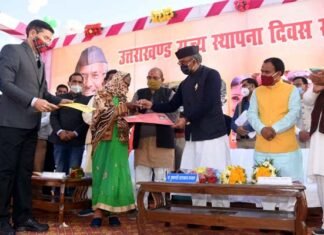गैरसैंण : सीएम त्रिवेंद्र ने की एक और बड़ी पहल, वन नेशन वन राशन कार्ड के तहत बांटे डिजिटल राशन कार्ड Chief Minister distributed digital ration cards under One Nation One Ration Card