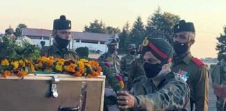 शहीद सूबेदार स्वतंत्र सिंह का पार्थिव शरीर पहुंचा सेना मुख्यालय लैंसडौन, सेना के अधिकारियों और जवानों ने दी श्रद्धाजंलि Shaheed Subedar Swatantra Singh