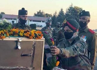 शहीद सूबेदार स्वतंत्र सिंह का पार्थिव शरीर पहुंचा सेना मुख्यालय लैंसडौन, सेना के अधिकारियों और जवानों ने दी श्रद्धाजंलि Shaheed Subedar Swatantra Singh