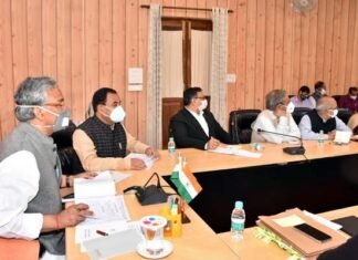 मुख्यमंत्री ने वन मंत्री डॉ. हरक सिंह रावत के साथ वन, सेवायोजन एवं कौशल विकास, श्रम तथा आयुष विभाग की समीक्षा की। cm-trivendra-and-harak-singh