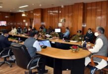 उत्तराखंड : मुख्यमंत्री ने कोविड के रोकथाम एवं बचाव कार्यों की समीक्षा के दौरान अधिकारियों को टेस्टिंग बढ़ाने के दिए निर्देश Chief Minister directs officers to increase covid testing in state