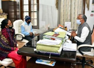 मुख्यमंत्री से मिले उत्तराखंड की दामिनी के माता-पिता, कानूनी लड़ाई लड़ने के लिए पूरी मदद देगी उत्तराखंड सरकार kiran negi parants meets cm uttarakhand
