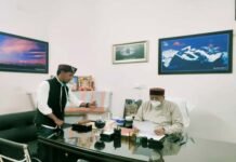 खैरालिंग (मुंडनेश्वर) महादेव मंदिर को पर्यटक स्थल के रूप में विकसित करने को लेकर पर्यटन मंत्री सतपाल महाराज को सौंपा ज्ञापन satpal-maharaj