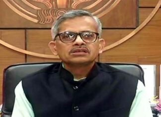कोविड-19 : अब माइक्रो लेवल पर बनाए जाएंगे कंटेनमेंट जोन, मुख्य सचिव ने दिये जिला अधिकारियों को निर्देश Uttar Pradesh Chief Secretary Rajendra Kumar Tiwari