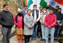 कांग्रेस के 136वें स्थापना दिवस पर पौड़ी कांग्रेस कमेटी द्वारा ध्वजारोहण कर दी गई शुभकामनाएं Congress 136th Foundation Day