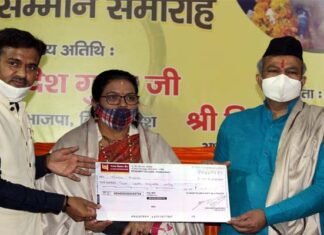 उत्तराखंड गौरव स्व. हीरा सिंह राणा के परिजनों का दिल्ली बीजेपी ने किया सम्मानित Hira-Singh-Rana's-family-honored-by-delhi-bjp