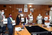 ग्राम्य विकास एवं पलायन आयोग की बैठक में आयोग द्वारा तैयार की गई बागेश्वर के ग्रामीण क्षेत्रों पर आधारित रिर्पोट का मुख्यमंत्री ने किया विमोचन Migration commission